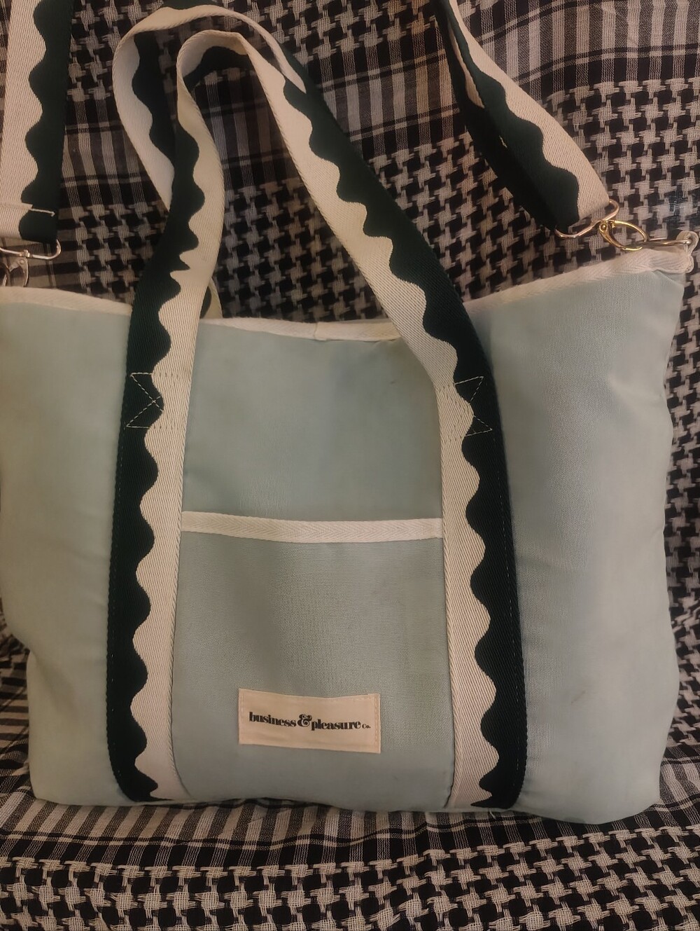 Business & Pleasure Co. Lt. Blue Lined/Waterproof Tote Bag B&W Scallop Trim NWOT